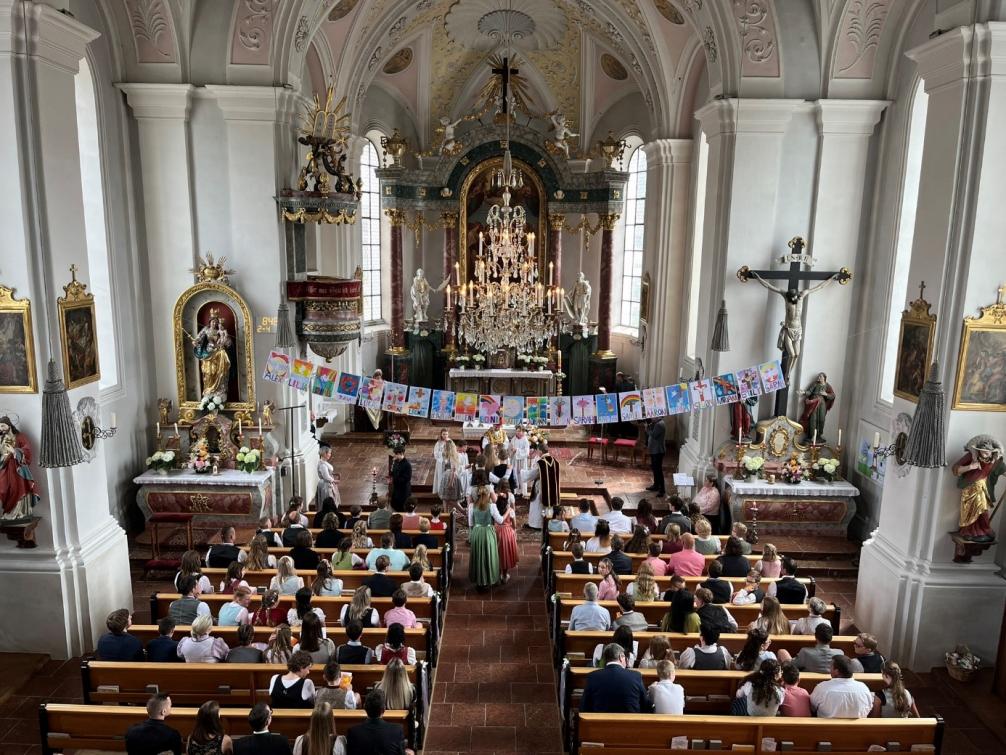 Firmung in Kirche