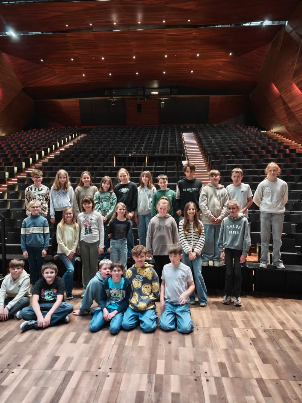 Schüler im Festspielhaus