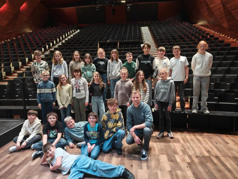 Schüler im Festspielhaus